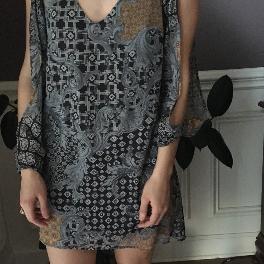 Patterned Dress - Picture 2 of 2